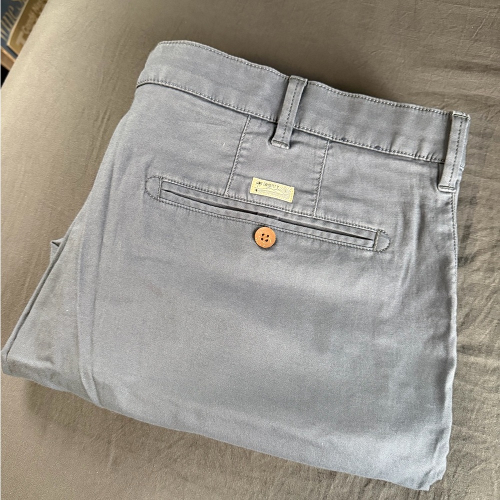 Faherty Men's Flat Front Shorts in Slate Blue - Picture 4 of 4